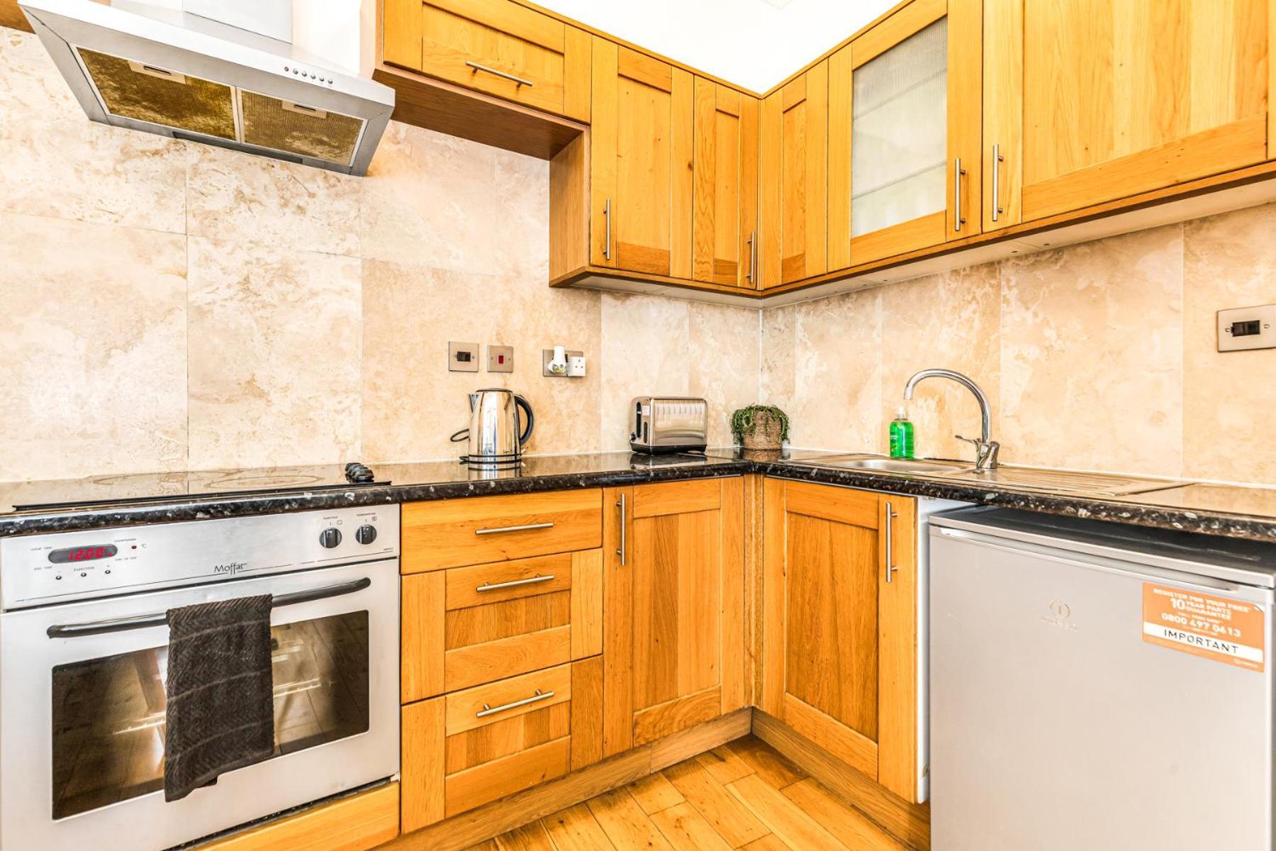 Luxstay2 Earls Court Apartment - Sleeps Up To 8 Лондон Екстериор снимка