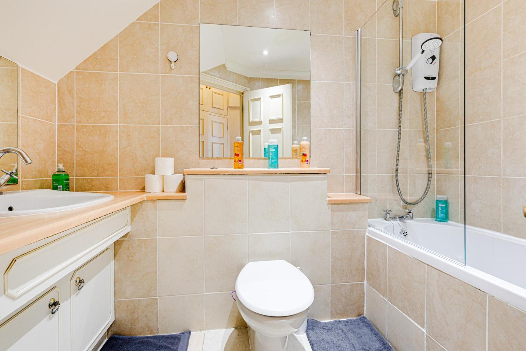 Luxstay2 Earls Court Apartment - Sleeps Up To 8 Лондон Екстериор снимка
